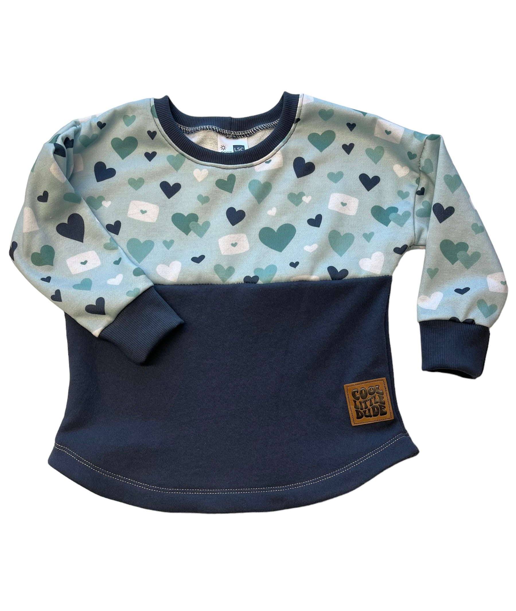 Dolman - shirt with long sleeves and curved hem