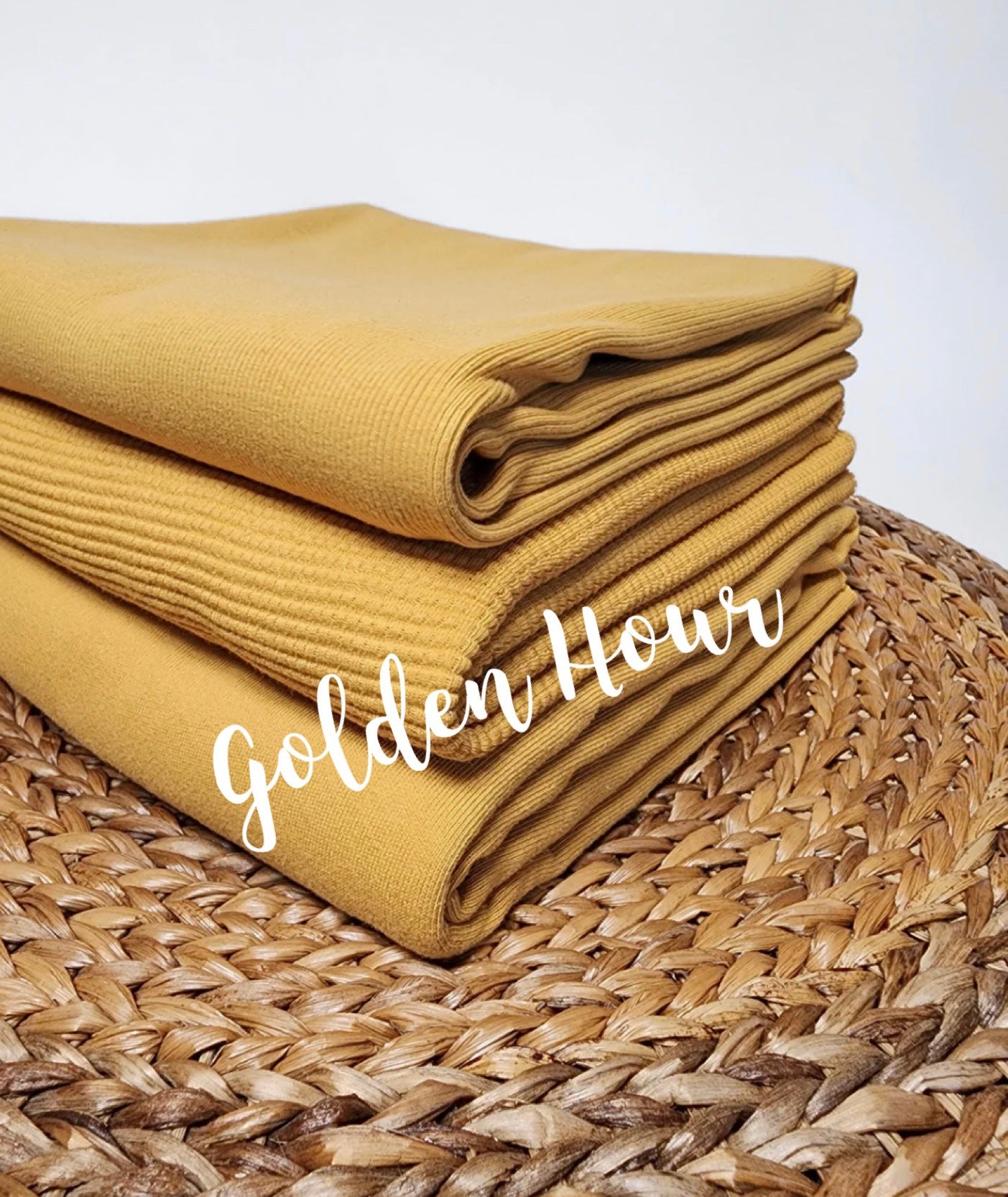 Dolman - hoodie with long sleeves and curved hem