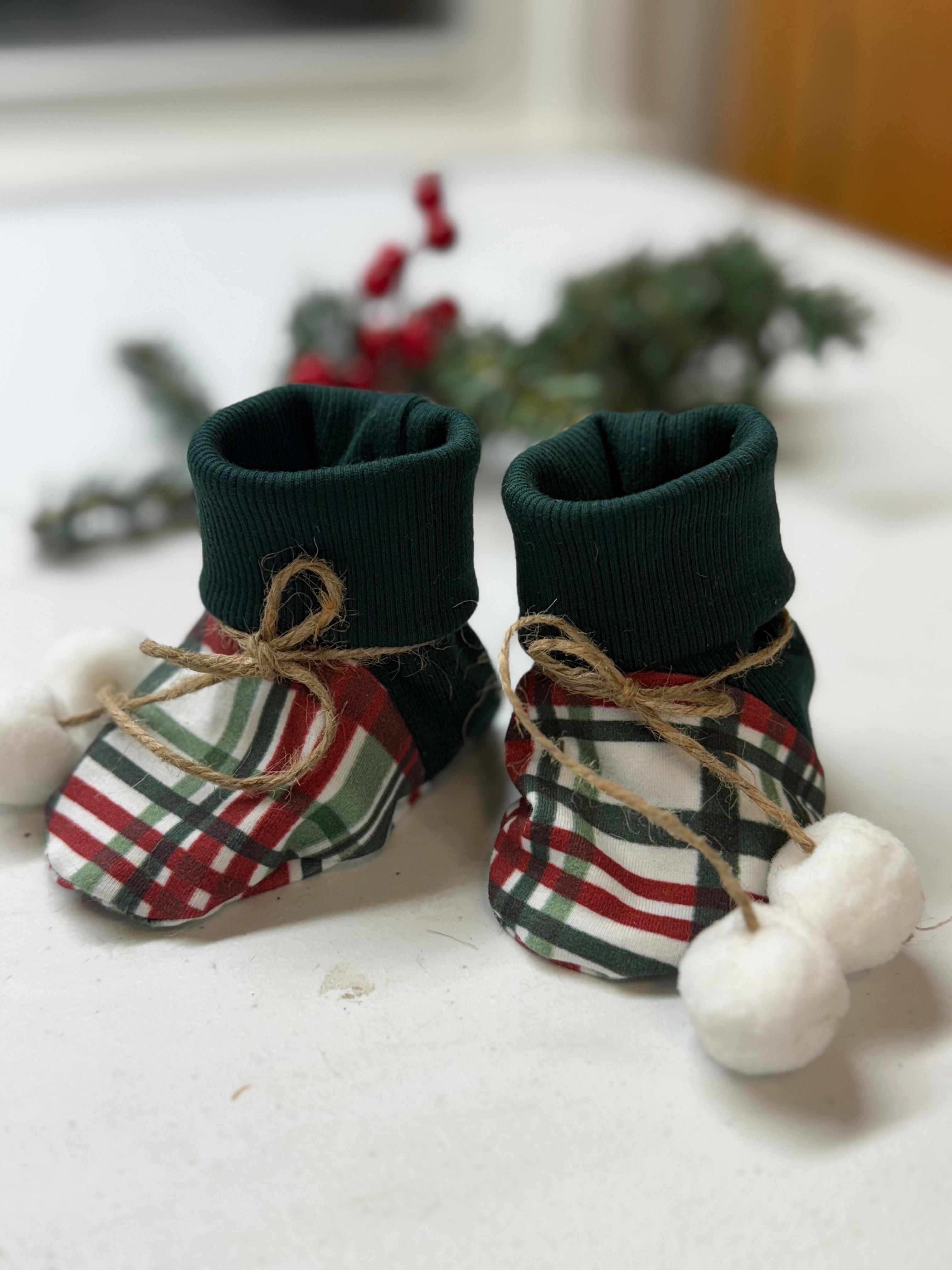 Hats, Bows, Headbands & baby booties