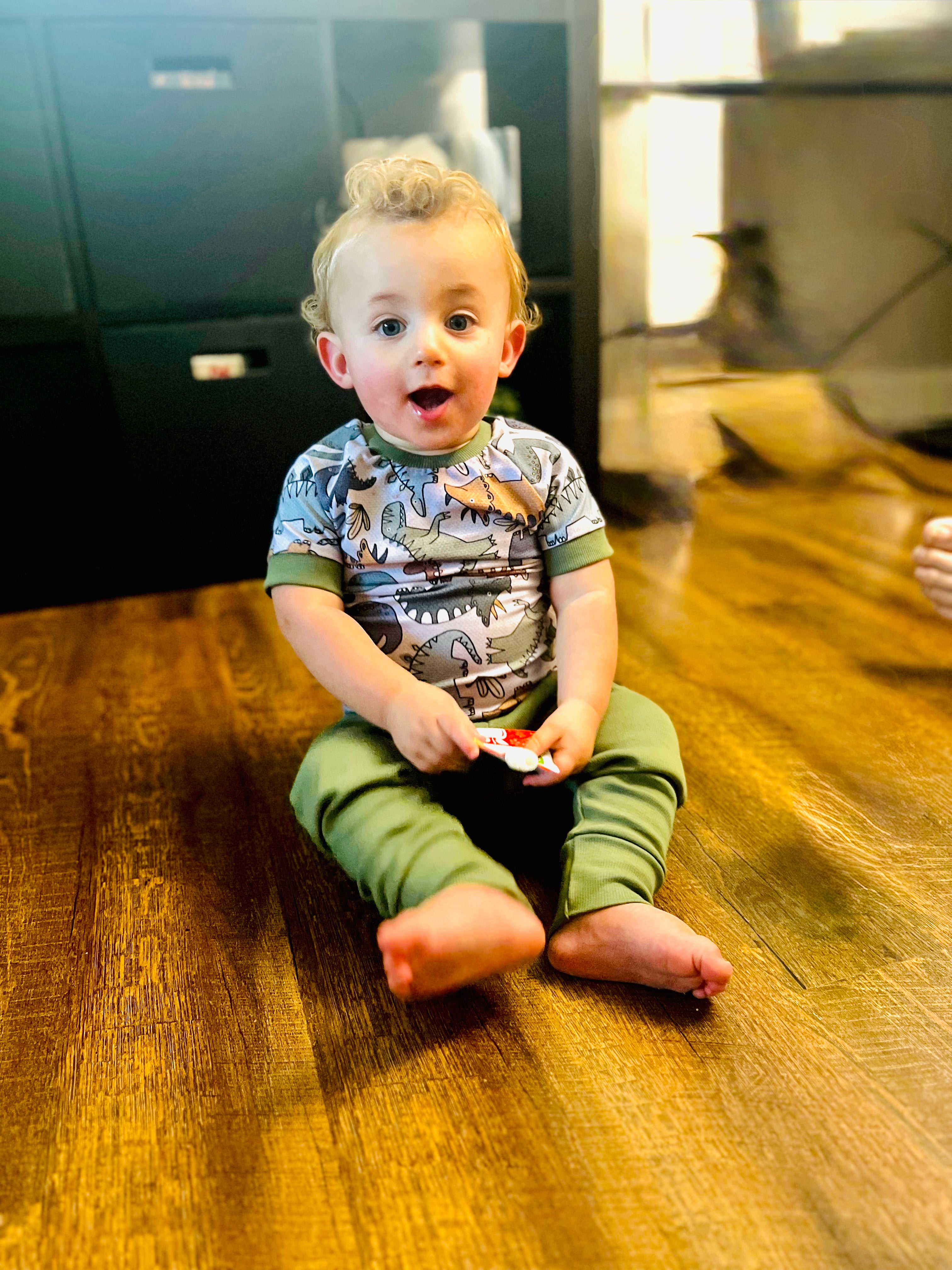 Pajama Set - Raglan Top short sleeve & PJ Bottoms